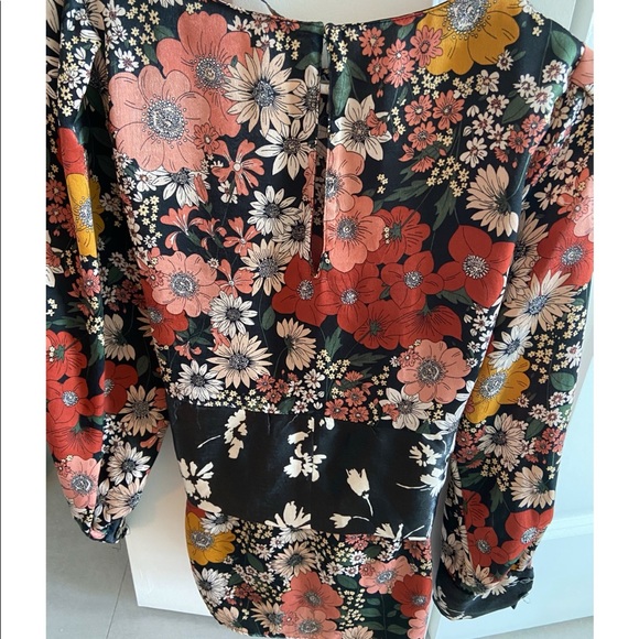 Zara Floral Blouse 💐 - Picture 2 of 7